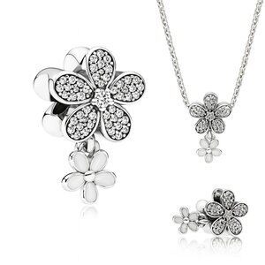 Dazzling Daisy Duo Charm
